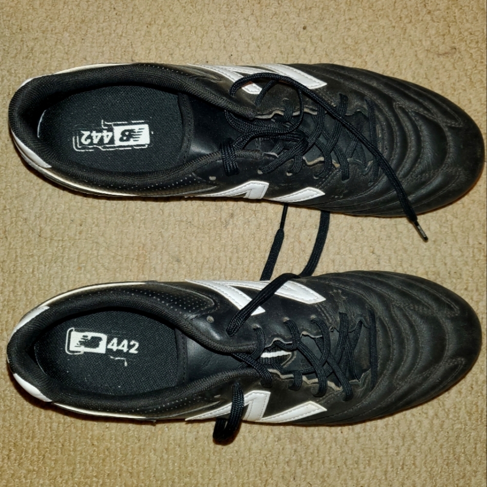 Men's New Balance Soccer Cleats, Size 9.5, 2E Width. Great Condition